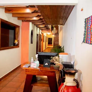 hotel-huellas-guatemal.guatemalaantiguahotels.com/